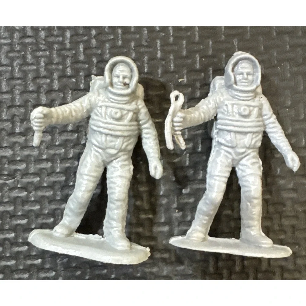 Vintage Grey Plastic Astronaut Spacemen Lot 11pc Marx MPC Style Space Men NASA